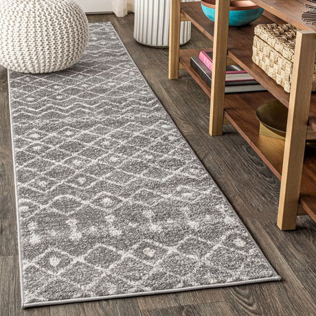 JONATHAN Y Aksil Beni Souk Runner Rug – 2x8 Ft Bohemian Trellis Design (Cream/Black)